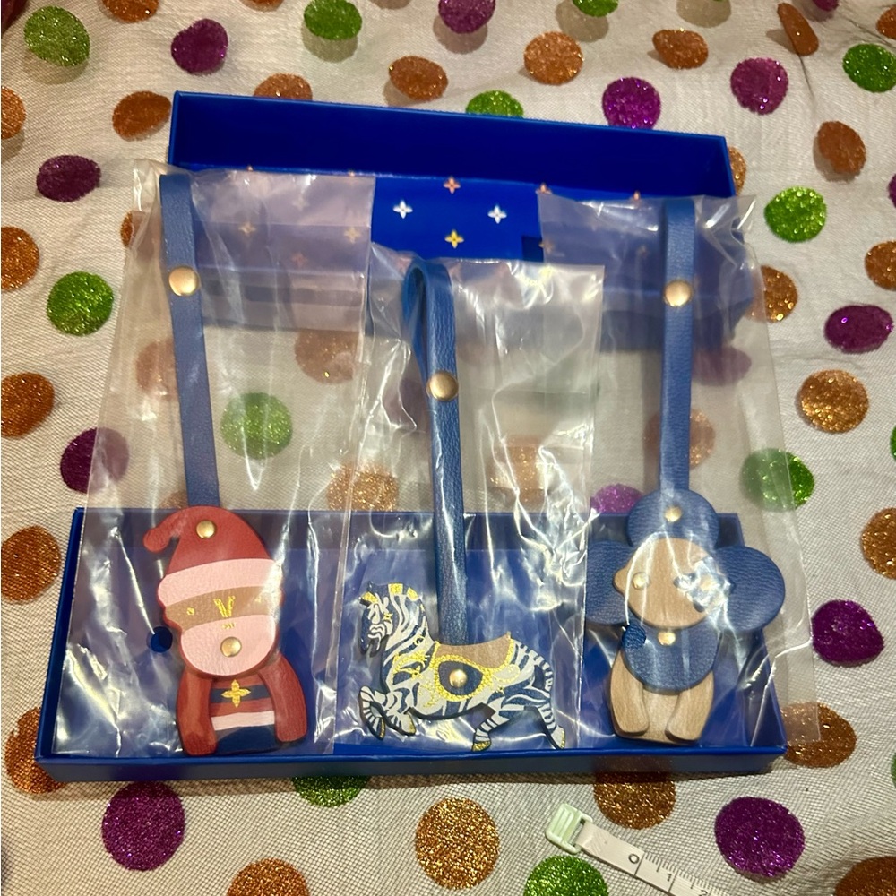 Louis Vuitton Set of 3 Holiday Ornament Bag Charm NWB VIP Gift - Picture 12 of 14